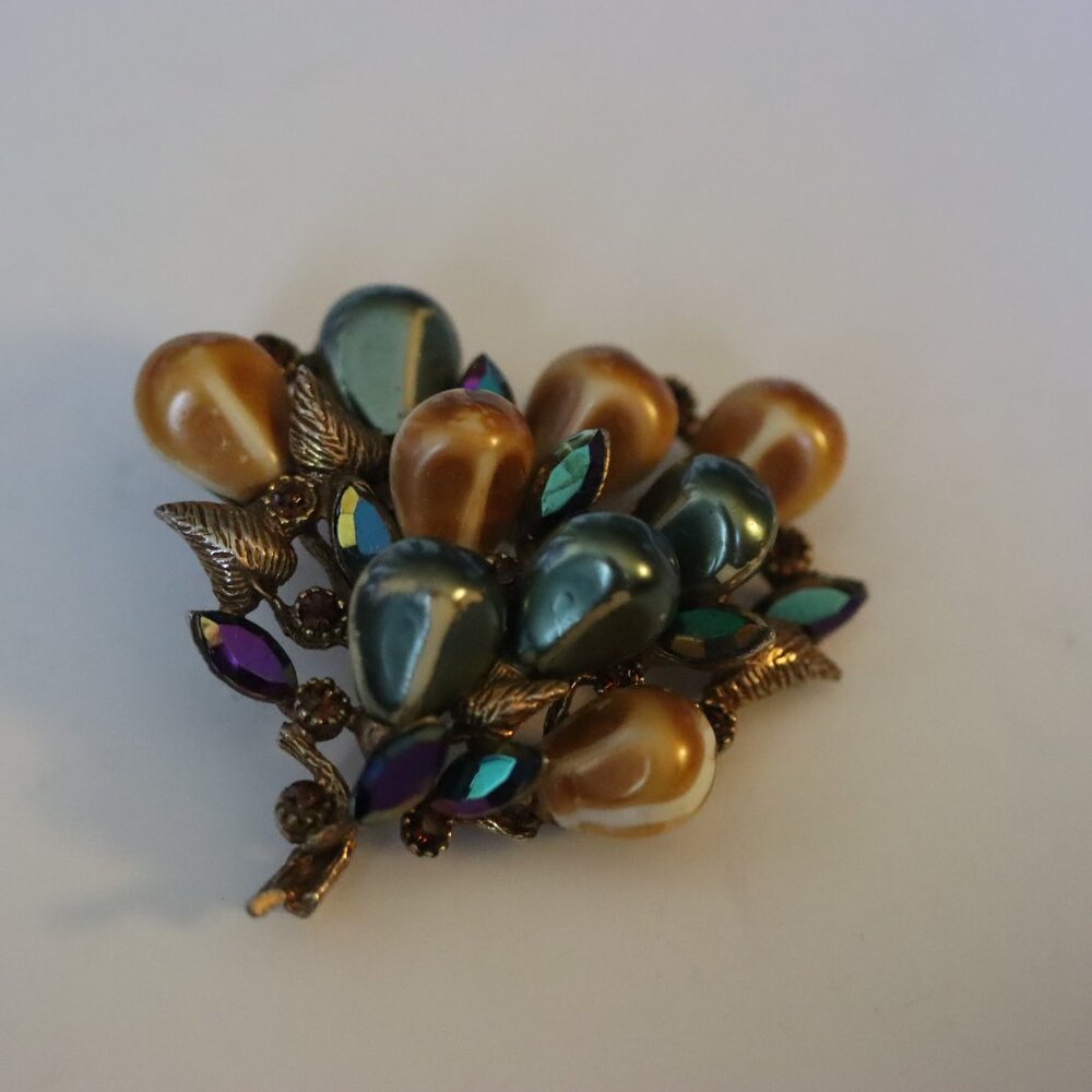 Vintage Unsigned 1940s Miriam Haskell Brooch Pin Green and Gold Colored Beads